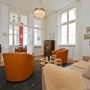 Die Villa, App 1