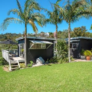 Four Palms Cottage - Onetangi Holiday Home
