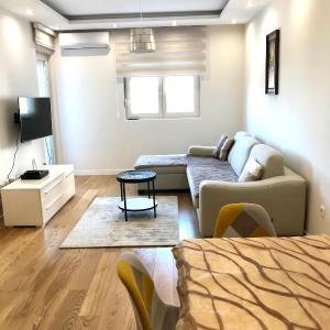 M & A Apartment Bar A 29