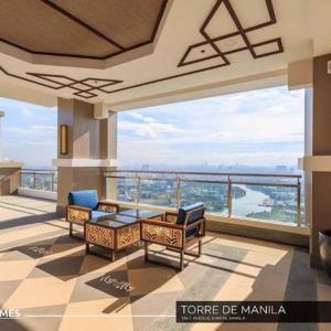 Torre DeManila TaftAvenue KingBed1bedroomBalcony 65InchesTV Rooftop Viewing LunetaPark ManilaOcean ManilaBay US Embassy