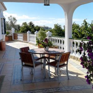 Casa Paloma Blanca