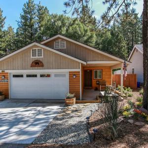 Kit Kats Hideaway Big Bear- Hot Tub- Games