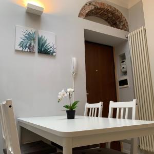Bilocale di Ringhiera in Corso Como/Garibaldi