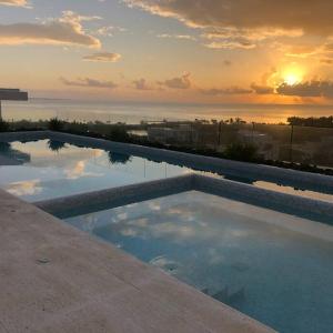 PH Ocean Front w/ Chef and yatch Rental