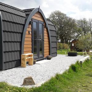 Rowan Eco Cabin - Sleeps 2 - Valley View