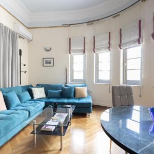 Ideal 4 bdr Apartment in Plaka for 10!