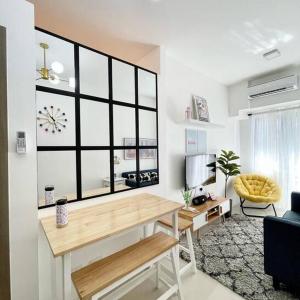 1BR Suite near Megamall, Boni & Shaw MRT Station