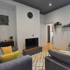 Dwell Living Stylish 4BD Home