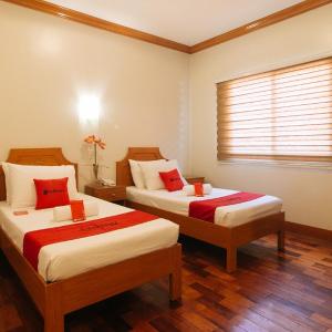 RedDoorz Premium @ Nick Hotel Gerona Tarlac