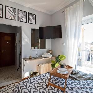 Athenian Sun-Kissed Penthouse with huge Balcony!
