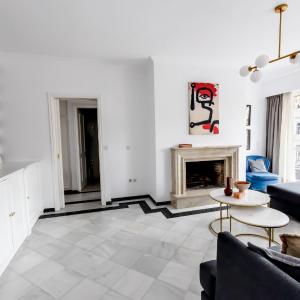 Deco Marble Apt with Acropolis view