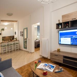 Blue Ark Comfort near Acropolis