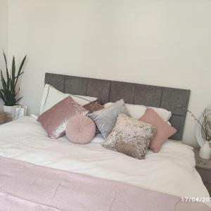 Modern Stylish 3beds house near Tube with free Parking