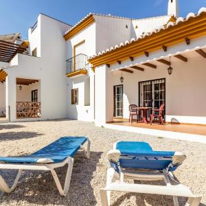 Stunning Apartment In Alcaucín