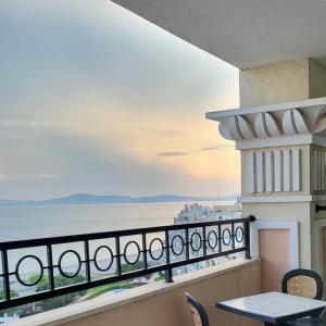 "Красавиците тъмнокоси" Sunset Resort Pomorie