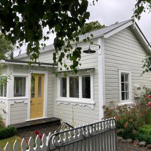 Country Bliss Cottage