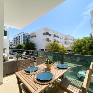 Meia-Praia Beach & Town Marina Apartment #1923