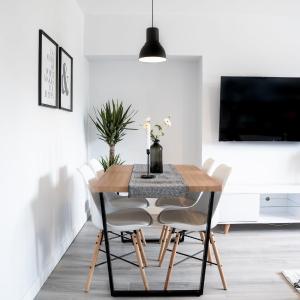 Luxurious Two Bedroom Apartment with Private Parking