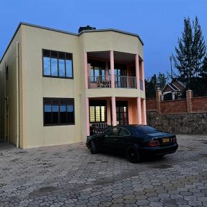The Mugabis Spacious Private Room