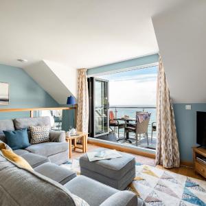 Sea Gem - Mount Brioni