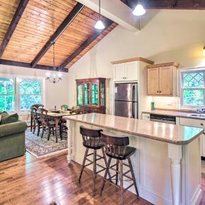 4 Mi to Ski Slopes: Family-Friendly Bartlett Home!