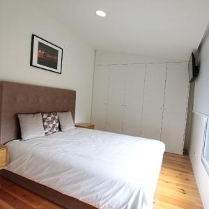 OPORTO GUEST Natária Flats with Parking