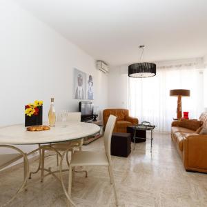 LUXURY APARTMENT between ANTIBS and CROISETTE
