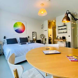 Private studio, patio garden and free car parking