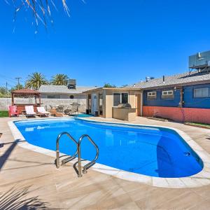 Las Vegas Getaway w/ Patio ~ 3 Mi to Strip!