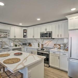 Pool Access Mtn-View Condo in Apache Junction!