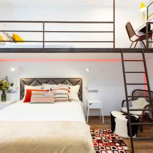 Premium Rooms by Hi5 - Style at the Comedy Theater