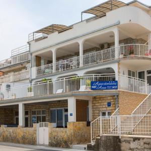 Apartmans and studios Ana