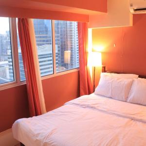A2J BGC Luxury 2BR Loft Near Burgos Circle, Malls
