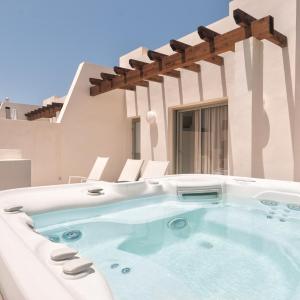 Bentor 3-1 PENTHOUSE JACUZZI POOL VIEW 3B