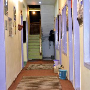 MANOKUR - E- BASA HOTEl