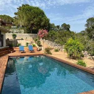 Villa Monte e Mare, piscine chauffée, climatisée à 5 mn de la plage de santa giulia