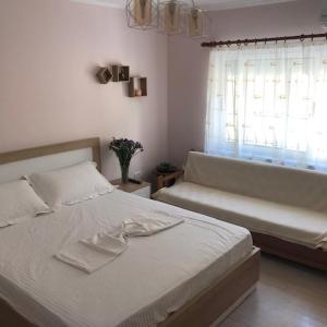 Itan’s apartment-Lovely guest apartment in center