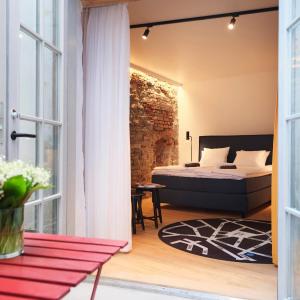 LJ5 - Old Town Rooms with Exclusive shared Roof Terrace