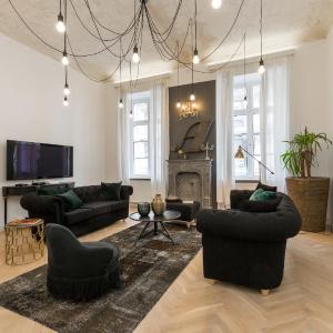 Bohemian Dream Home In The Absolute Center w 2BR/2BT