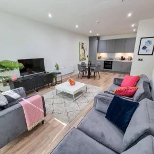 Luxury City Centre Townhouse with Parking