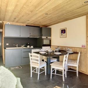 Appartement lumineux à rénover, skis aux pieds - FR-1-344-794