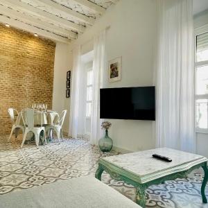 Modern apartment in the city centre, La Alameda