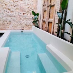 Design house with swimming pool near the beach