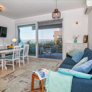 Sea view with garden apartment Joshua