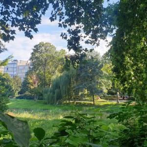 lovely two bedroom apartment with free parking