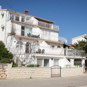 Apartments with a parking space Seget Vranjica, Trogir - 11561