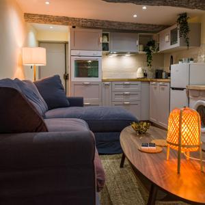 Nice Vieille Ville Appartement neuf et cosy, deux chambres, 6 couchages