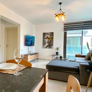 Luxurious Brand New Apartment in the City Centre