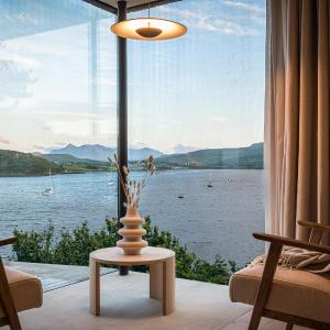 Vriskaig Luxury Guest Suite with Iconic Views