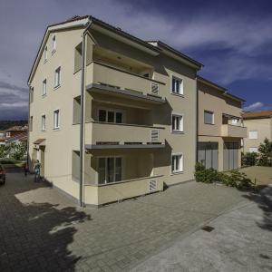 Apartments by the sea Palit, Rab - 13990